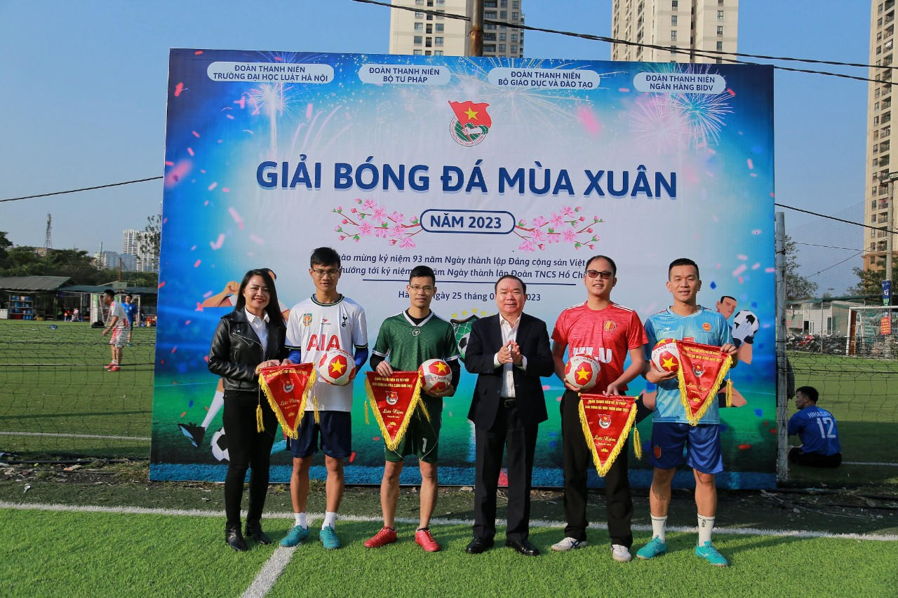 Giải bóng đá 'Mùa Xuân năm 2023': Hấp dẫn, kịch tính và cống hiến