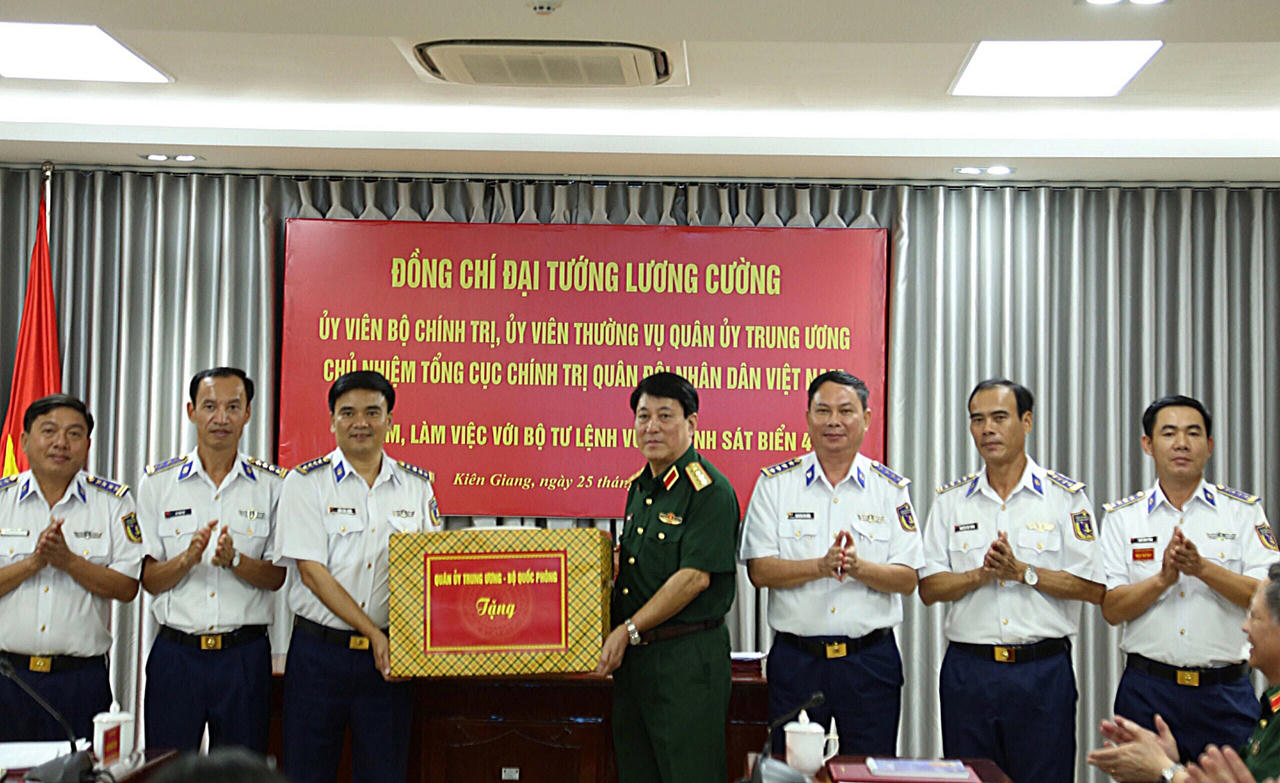 Đại tướng Lương Cường ghi nhận nỗ lực của BTL Vùng Cảnh sát biển 4