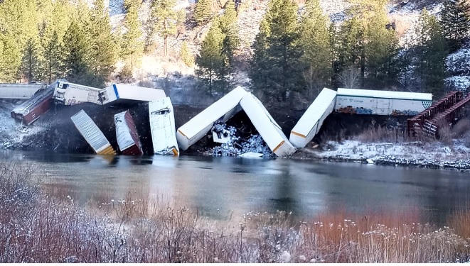 25 toa tàu trật bánh tại bang Montana của Mỹ