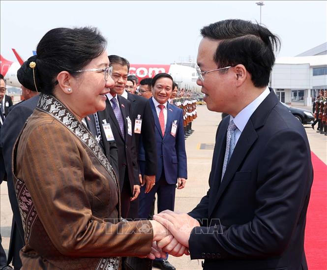 Hình ảnh Chủ tịch nước Võ Văn Thưởng rời Vientiane, kết thúc tốt đẹp chuyến thăm chính thức CHDCND Lào