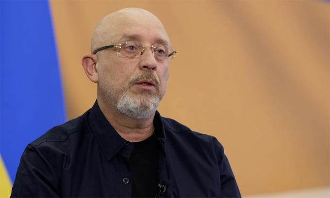 Bộ trưởng Quốc phòng Ukraine xin lỗi