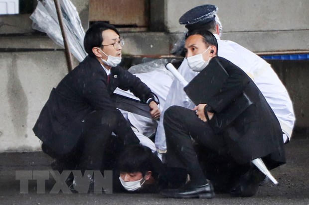 Sửng sốt trước mức độ bảo vệ hạn chế đối với Thủ tướng Nhật Bản