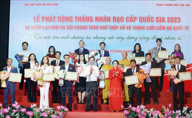 Chủ tịch nước Võ Văn Thưởng dự Lễ phát động Tháng Nhân đạo quốc gia