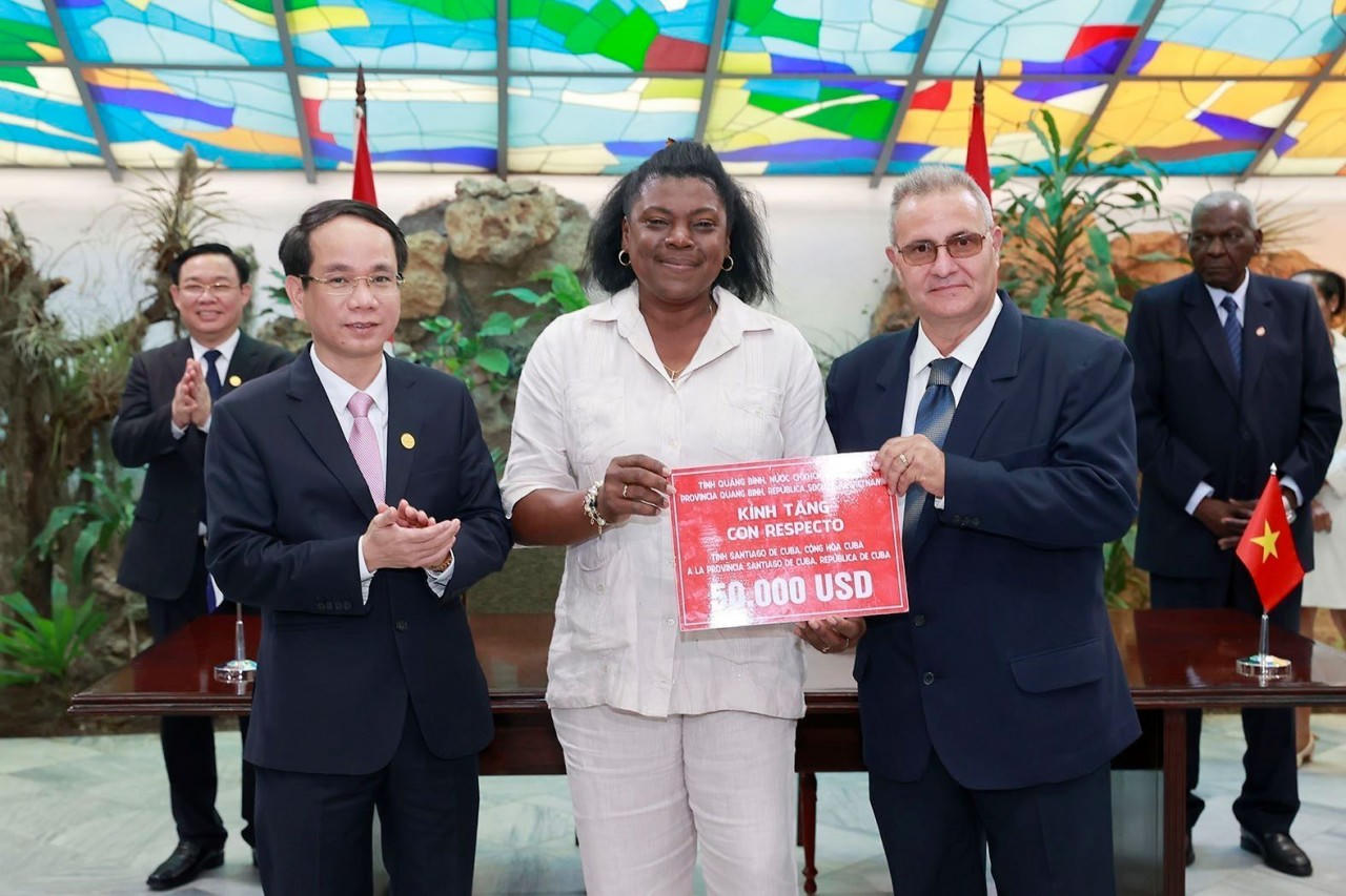 Chủ tịch Quốc hội Vương Đình Huệ thăm 'cái nôi của cách mạng Cuba'