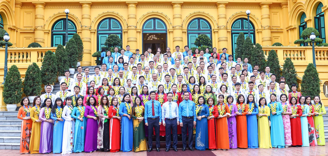 Chủ tịch nước gặp mặt công đoàn viên tiêu biểu học tập và làm theo tấm gương Hồ Chí Minh