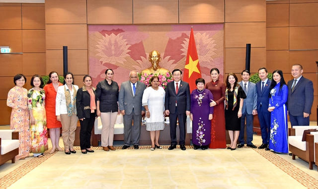 Việt Nam luôn là người bạn thuỷ chung, sẵn sàng chia sẻ với Cuba