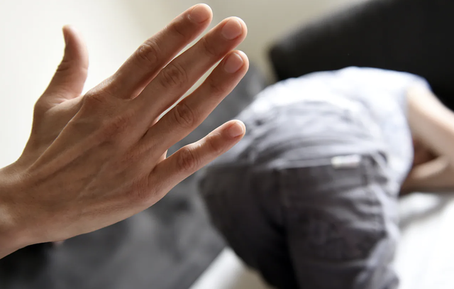 Bé trai suy thận cấp sau khi bị mẹ đánh vào mông, bác sĩ chỉ 5 vị trí tránh động mạnh trên người con 