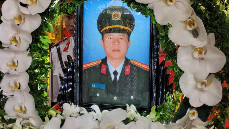 Truy tặng và trao tặng Huy hiệu 'Tuổi trẻ dũng cảm' cho 5 CBCS hy sinh, bị thương tại Đắk Lắk