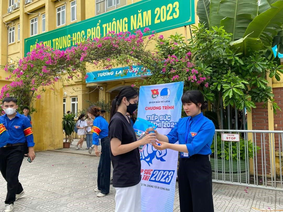 Tuổi trẻ Bắc Từ Liêm 'tiếp sức mùa thi'