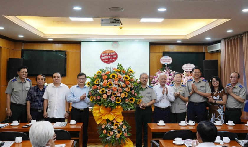 Tự hào truyền thống 77 năm Thi hành án dân sự