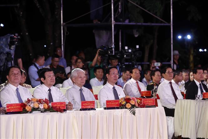 Chủ tịch nước Võ Văn Thưởng dự Chương trình nghệ thuật đặc biệt 'Bản hùng ca bất diệt'