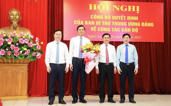 Công bố quyết định của Ban Bí thư về công tác cán bộ