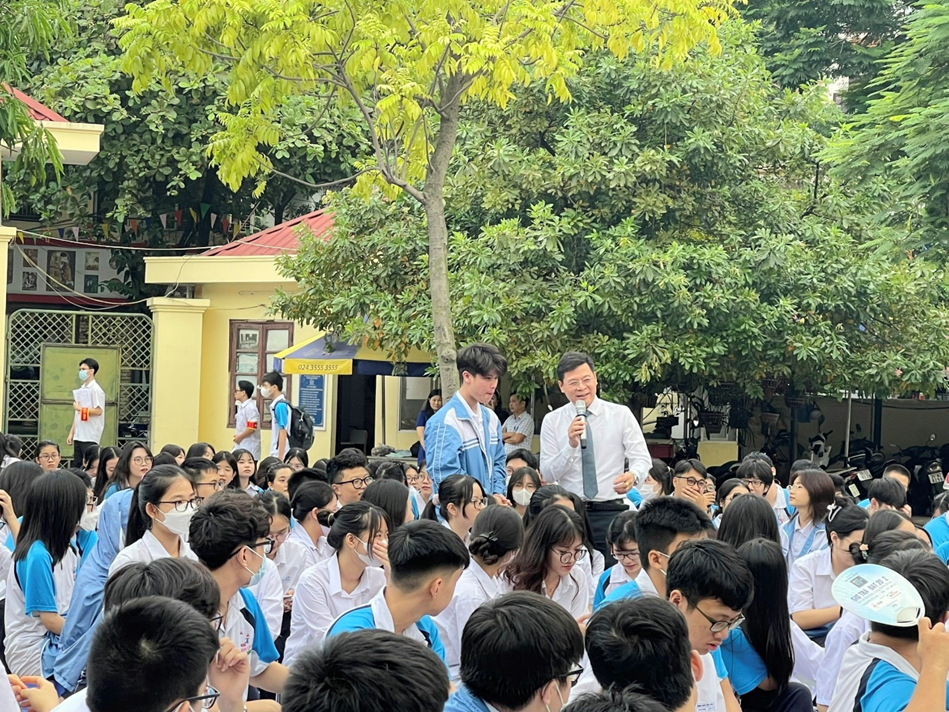 Đoàn Luật sư TP Hà Nội phổ biến pháp luật tại Trường THPT Cầu Giấy