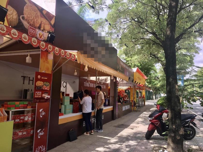 Bánh trung thu bán kiểu truyền thống vắng khách, kênh online đắt hàng