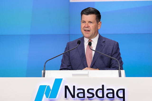 Thủ tướng rung chuông tại Sàn chứng khoán NASDAQ, kêu gọi các nhà đầu tư Hoa Kỳ