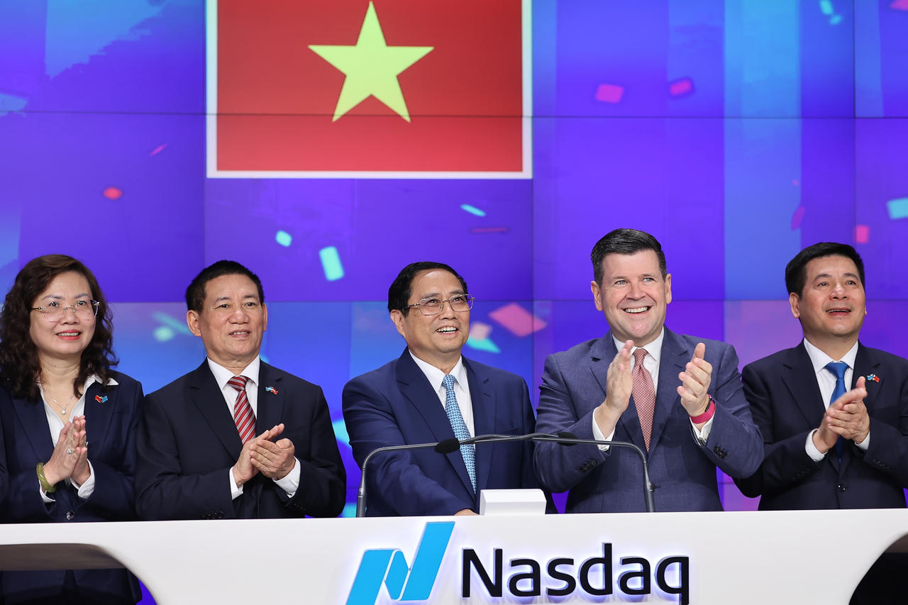 Thủ tướng rung chuông tại Sàn chứng khoán NASDAQ, kêu gọi các nhà đầu tư Hoa Kỳ