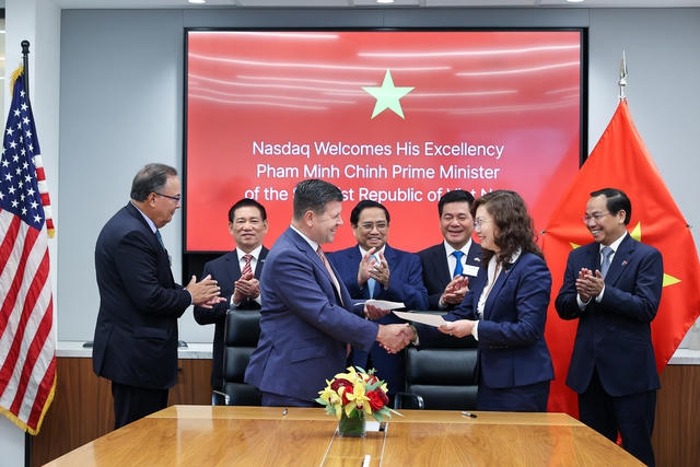 Thủ tướng rung chuông tại Sàn chứng khoán NASDAQ, kêu gọi các nhà đầu tư Hoa Kỳ