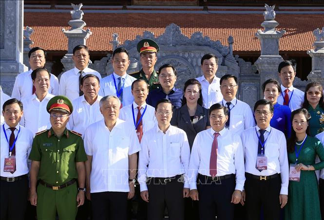 Chủ tịch nước dâng hương tại di tích Chiến thắng Xương Giang