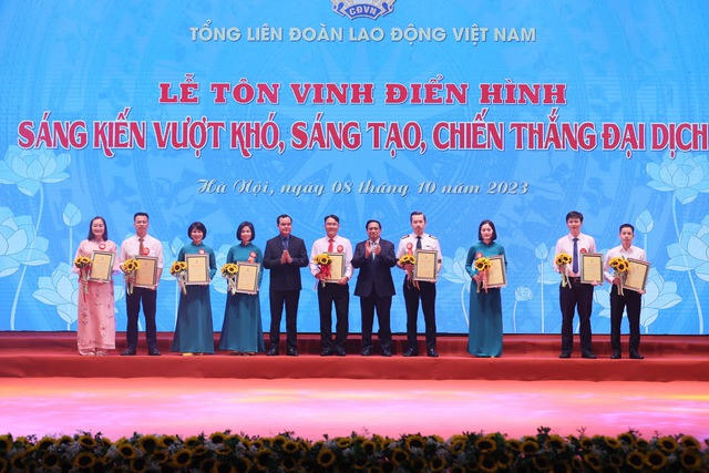 Thủ tướng biểu dương hơn 2 triệu sáng kiến làm lợi hàng chục nghìn tỷ đồng