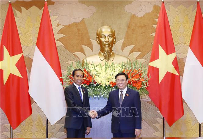 Chủ tịch Quốc hội Vương Đình Huệ hội kiến Tổng thống Indonesia Joko Widodo 