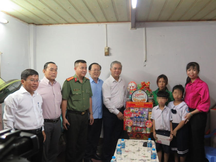 Lãnh đạo TP HCM thăm và chúc Tết các cá nhân, đơn vị tiêu biểu