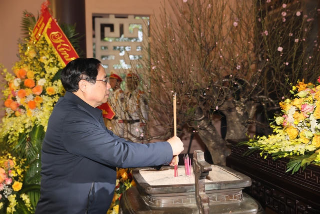 Thủ tướng: Rà soát để không ai không có Tết, không ai bị bỏ lại phía sau