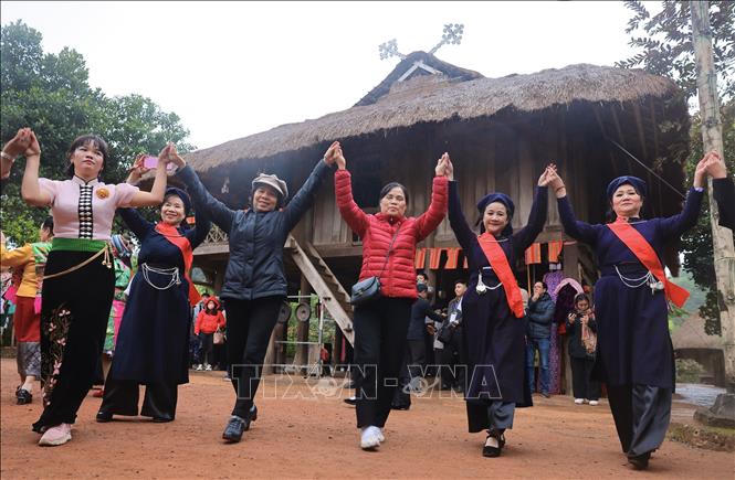 Chủ tịch nước dự Ngày hội sắc xuân trên mọi miền Tổ quốc