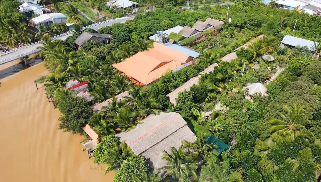 Ngôi nhà dừa 'độc lạ Việt Nam' tại Vĩnh Long