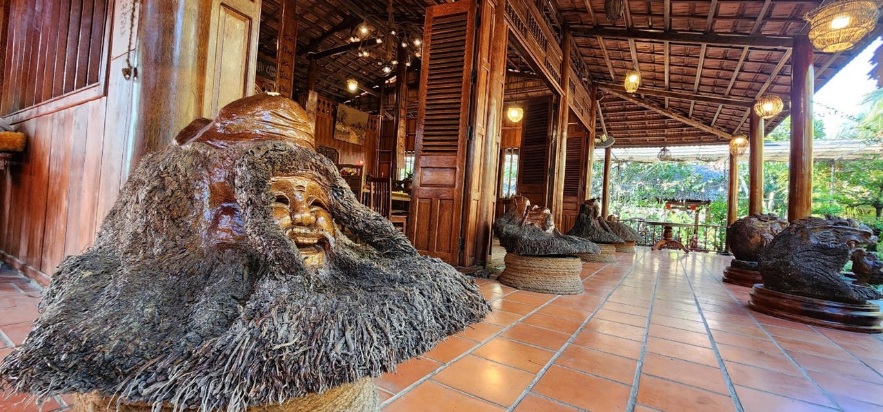 Ngôi nhà dừa 'độc lạ Việt Nam' tại Vĩnh Long