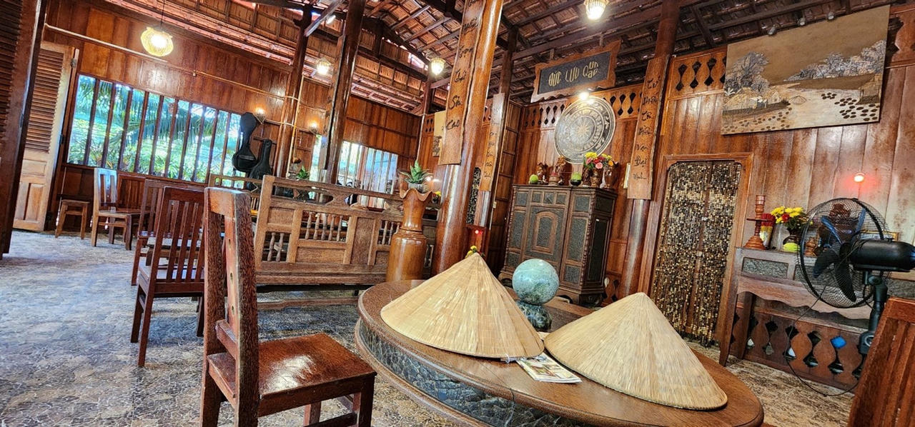 Ngôi nhà dừa 'độc lạ Việt Nam' tại Vĩnh Long