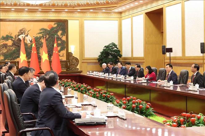 Hình ảnh Chủ tịch Quốc hội Vương Đình Huệ hội kiến Tổng Bí thư, Chủ tịch nước Trung Quốc Tập Cận Bình