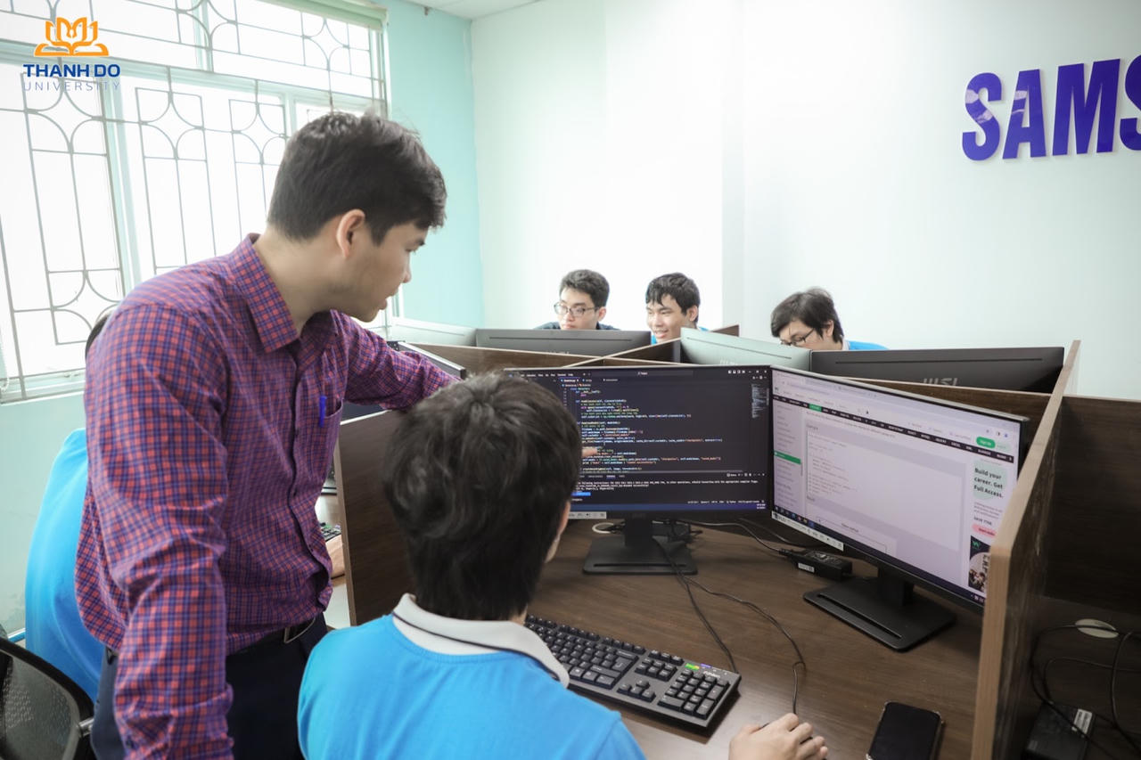 Đưa trí tuệ nhân tạo (AI) vào giảng dạy đại trà