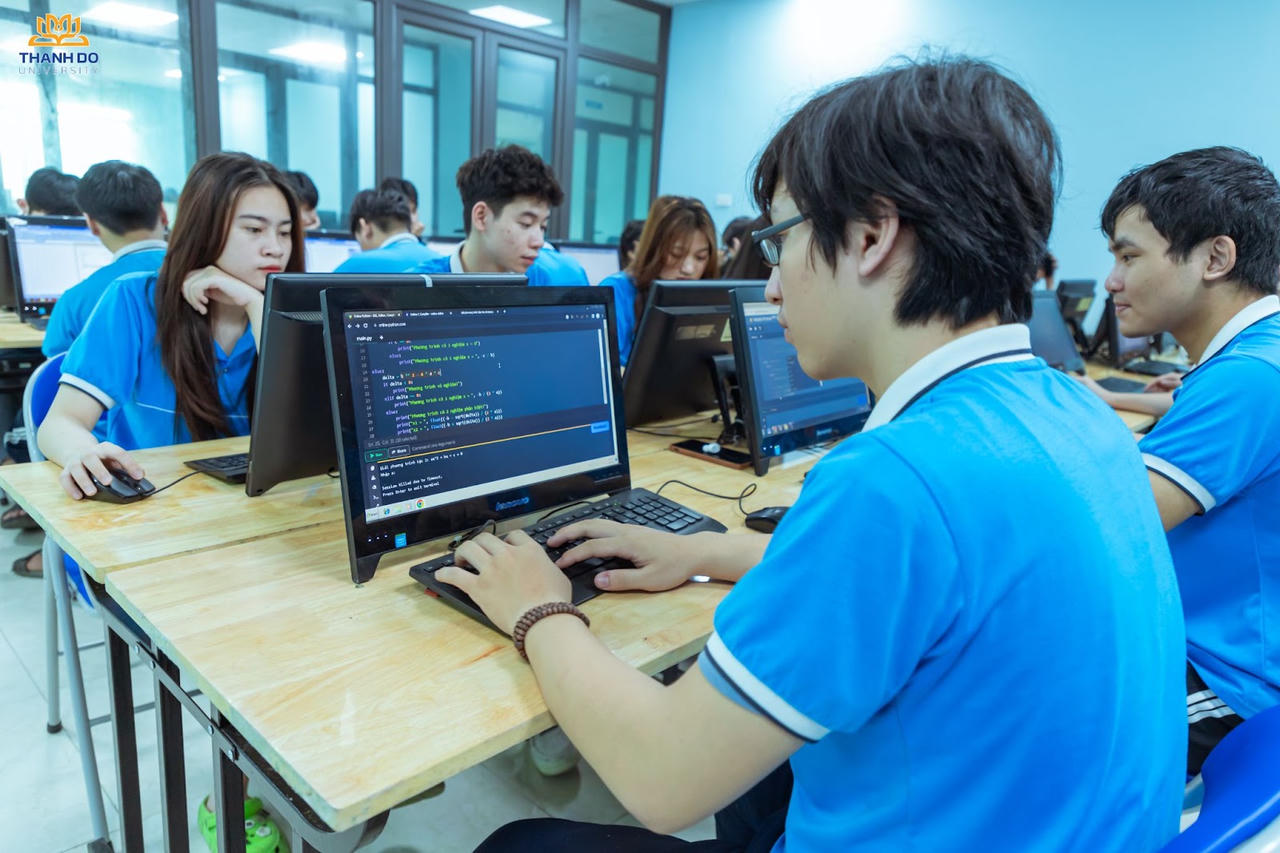 Đưa trí tuệ nhân tạo (AI) vào giảng dạy đại trà