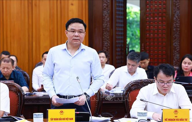 Thủ tướng: Phấn đấu tăng trưởng đạt cận trên, lạm phát ở cận dưới so với mục tiêu