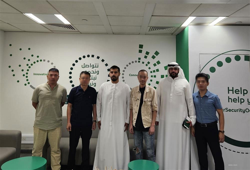 Dẫn giải đối tượng bị truy nã từ UAE về Việt Nam