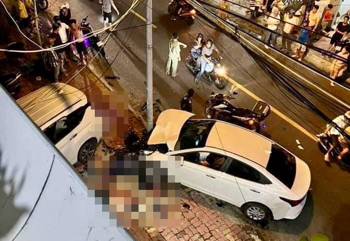 Nữ tài xế lái ô tô con tông loạt xe dừng đèn đỏ, 2 người chết, nhiều người bị thương