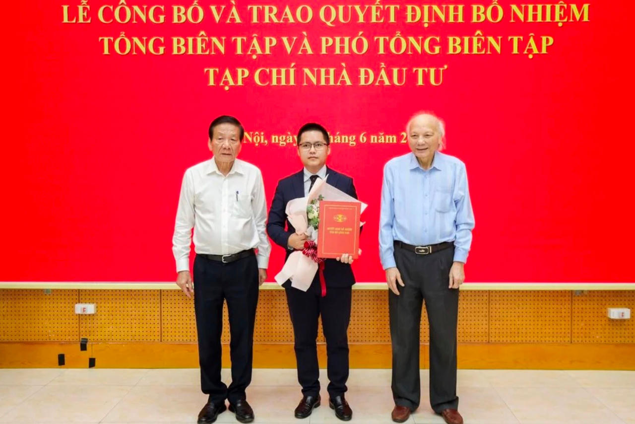 Ông Phạm Đức Sơn giữ chức Tổng biên tập Tạp chí Nhà đầu tư