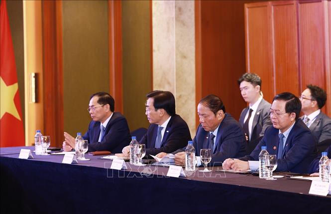 Thủ tướng Phạm Minh Chính gặp gỡ những người bạn Hàn Quốc