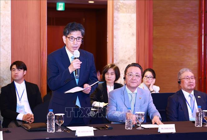 Thủ tướng Phạm Minh Chính gặp gỡ những người bạn Hàn Quốc