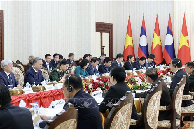 Chủ tịch nước Tô Lâm hội kiến Thủ tướng Chính phủ Lào Sonexay Siphandone