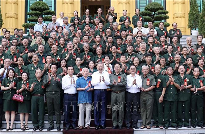 Chủ tịch nước Tô Lâm gặp mặt Đoàn đại biểu cựu Thanh niên xung phong