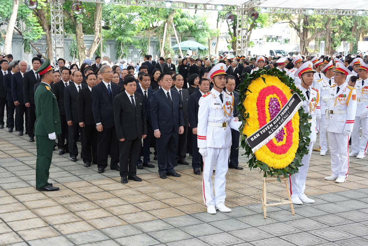 Thành kính, tiếc thương Tổng Bí thư Nguyễn Phú Trọng