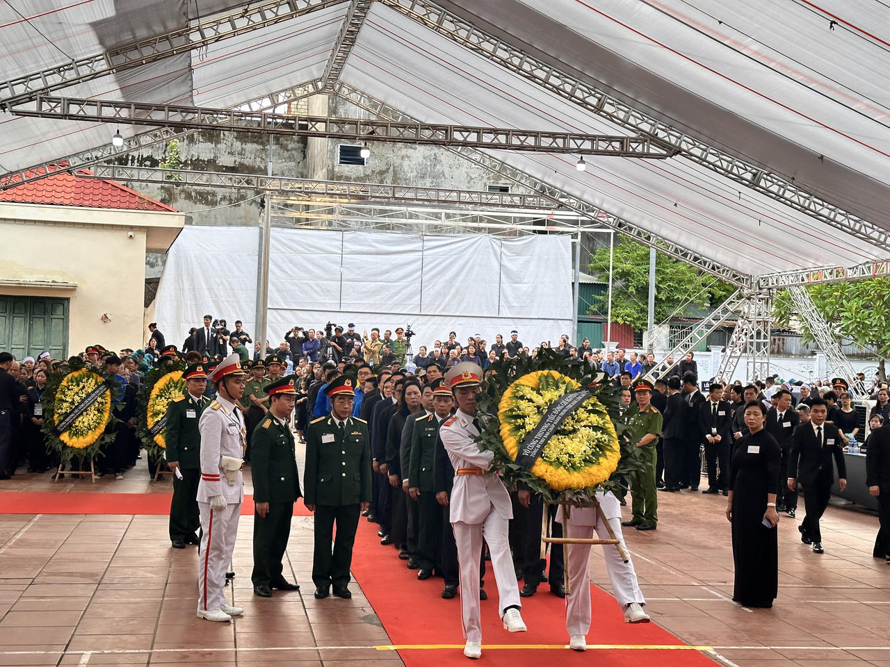 Thành kính, tiếc thương Tổng Bí thư Nguyễn Phú Trọng