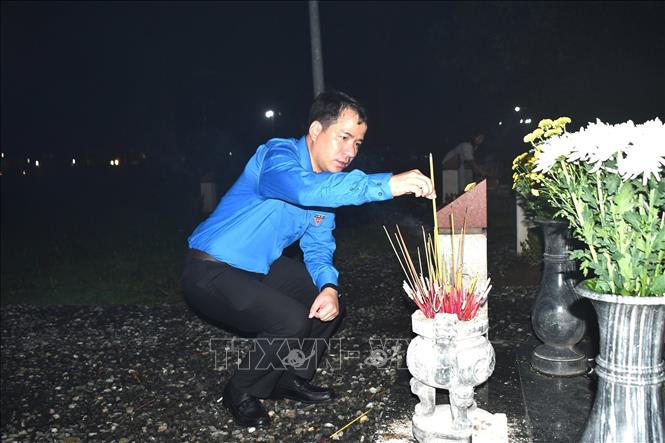 Tri ân các anh hùng liệt sỹ, chiến sĩ cách mạng hy sinh tại Côn Đảo