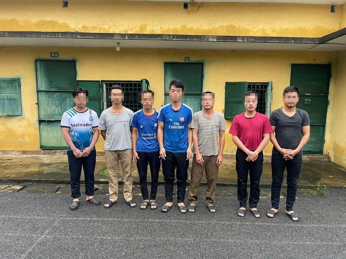 Bắt tạm giam 7 đối tượng chặt phá rừng trái phép tại Vườn Quốc gia Xuân Sơn