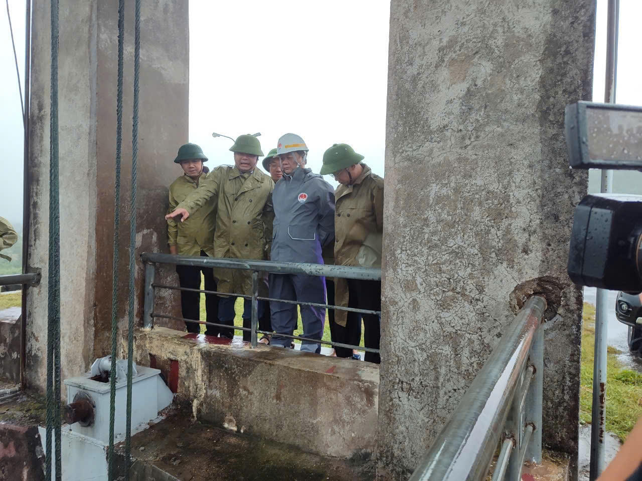 Bão quần thảo đồng bằng Bắc Bộ, 4 người tử vong, 6 người mất tích