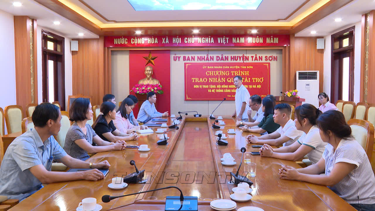 Huyện Tân Sơn (Phú Thọ) tiếp nhận quà hỗ trợ sau bão số 3