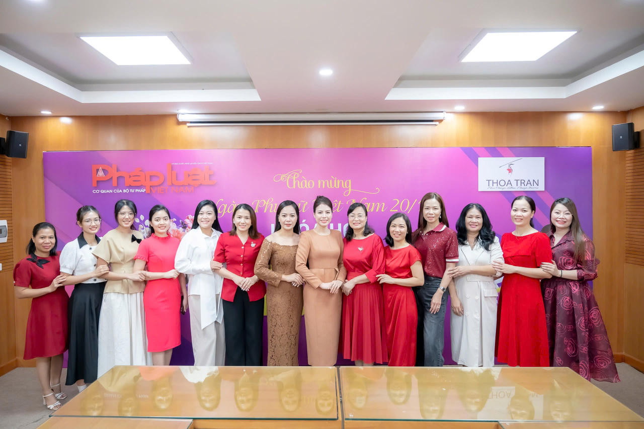 Hướng dẫn kỹ năng 'Thần thái đẹp - Phong cách sang' cho chị em phụ nữ Báo Pháp luật Việt Nam dịp 20/10