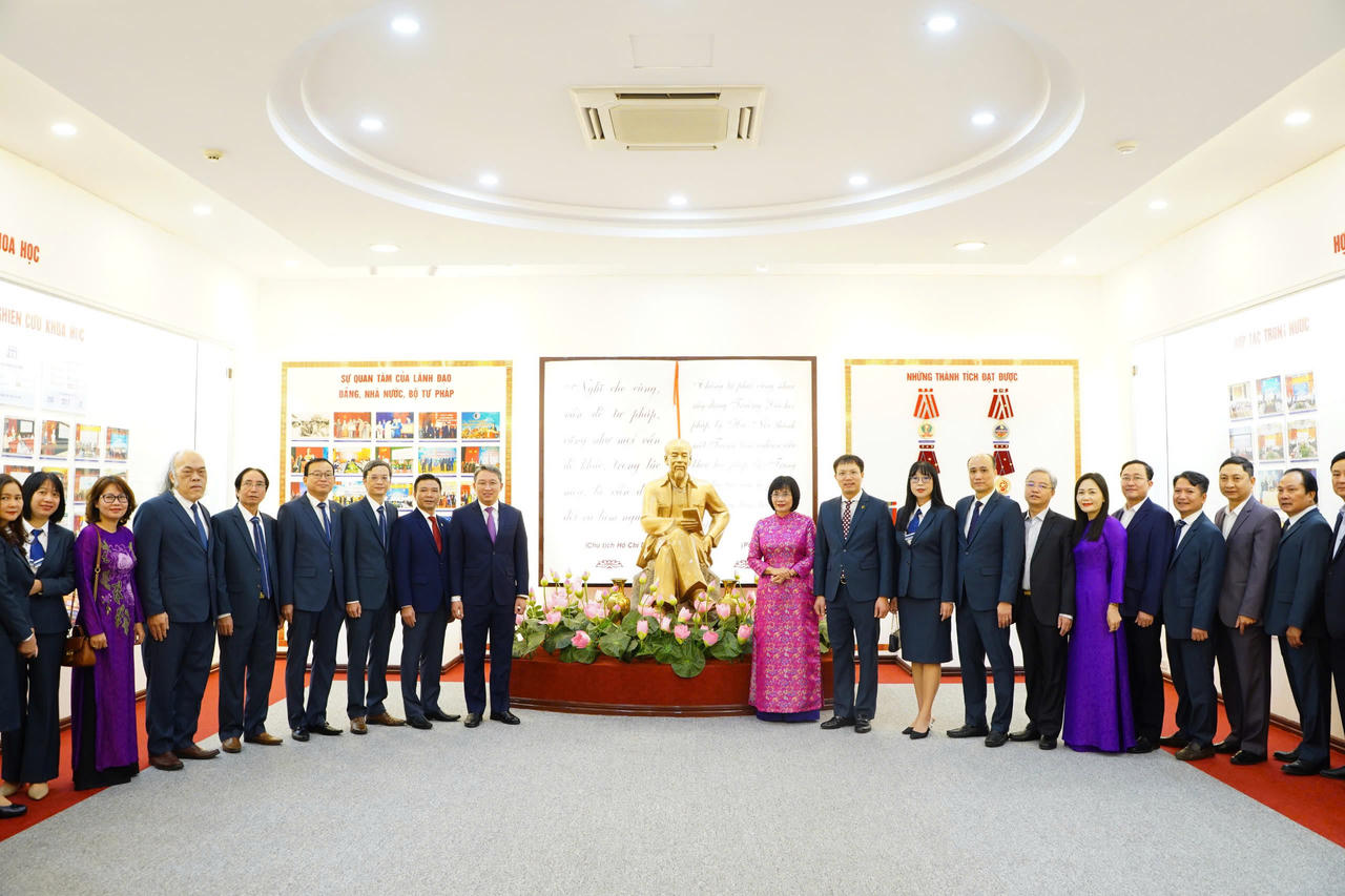 45 năm thành lập Trường Đại học Luật Hà Nội: Không ngừng nâng cao vị thế, uy tín, thương hiệu