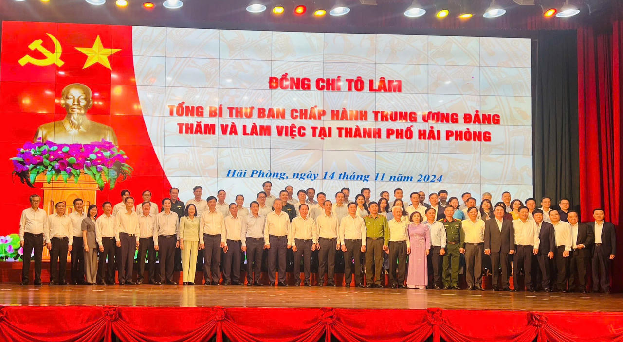  Tổng Bí thư Tô Lâm thăm và làm việc tại 'Thành phố Trung dũng - Quyết thắng'